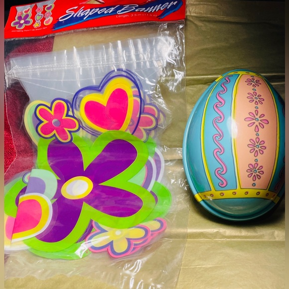 Plastic Easter Egg and Banner - Picture 1 of 10